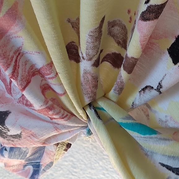 Entro Tank Top with Twist Detail - Picture 5 of 6